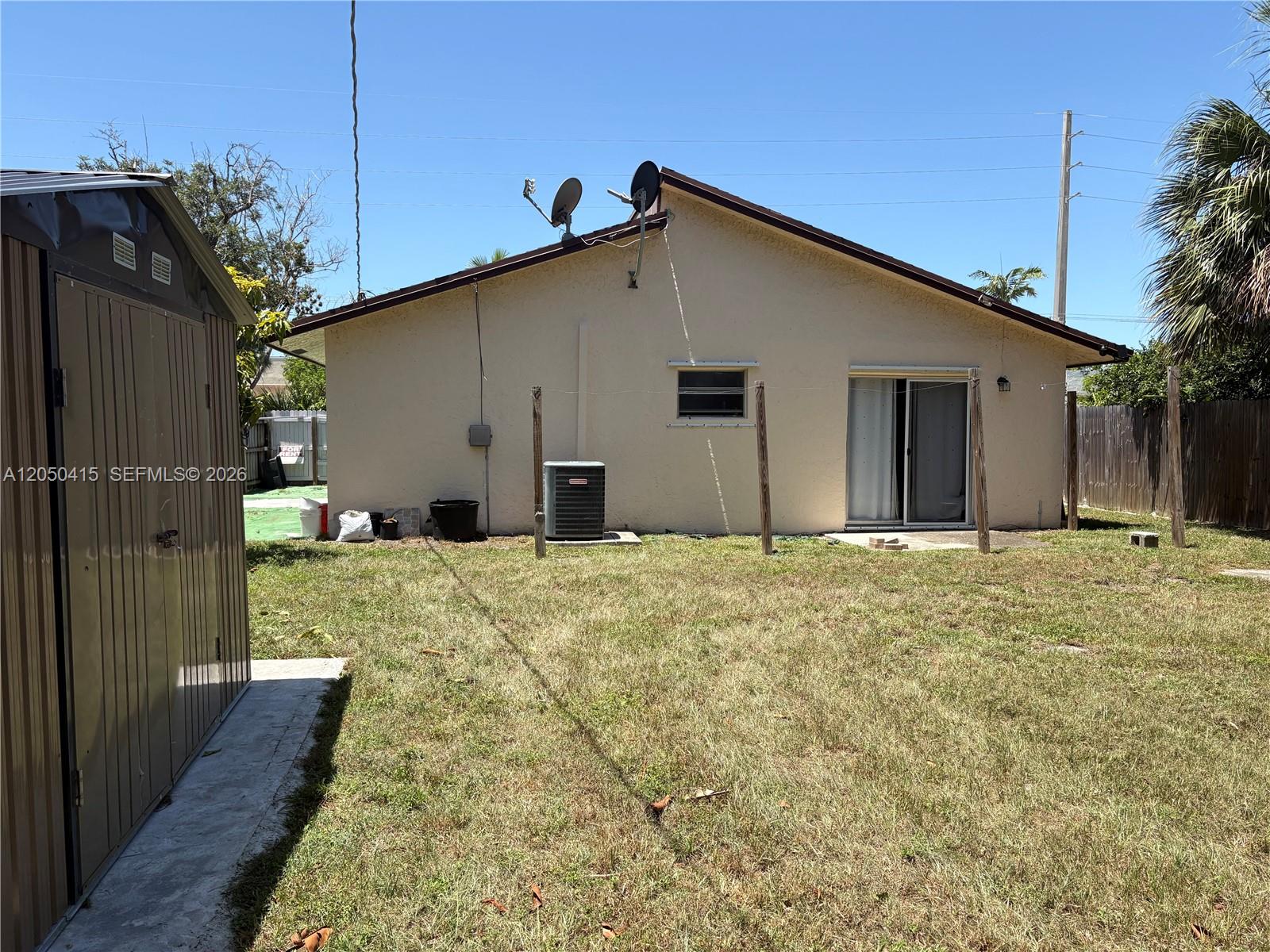 4280 N Dixie Highway Property Photo 23