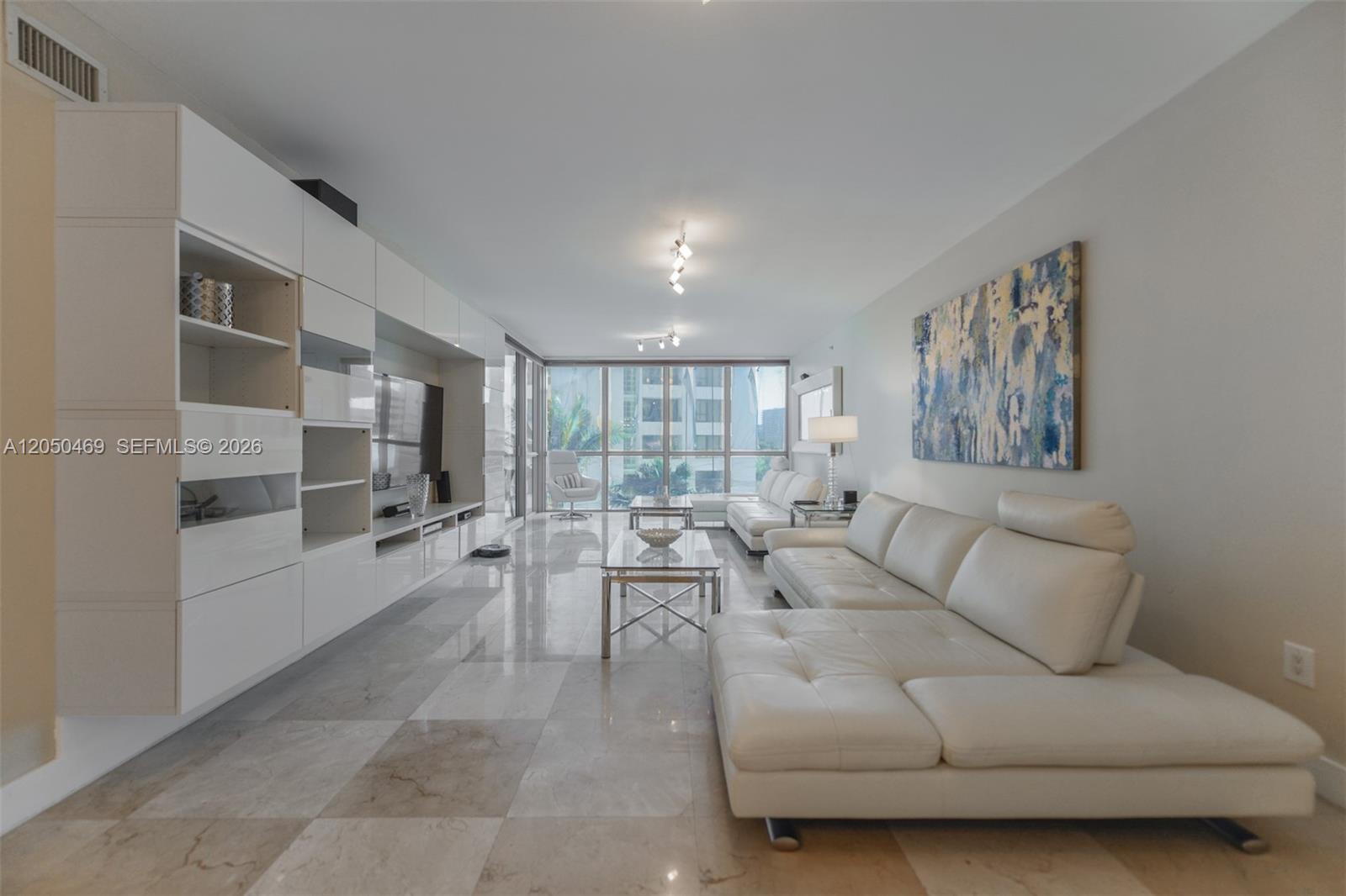 3101 S Ocean Drive 404 Property Photo 4