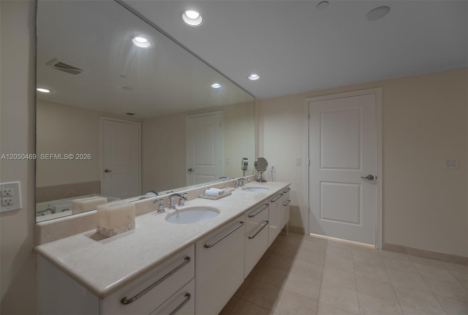 3101 S Ocean Drive 404 Property Photo 20