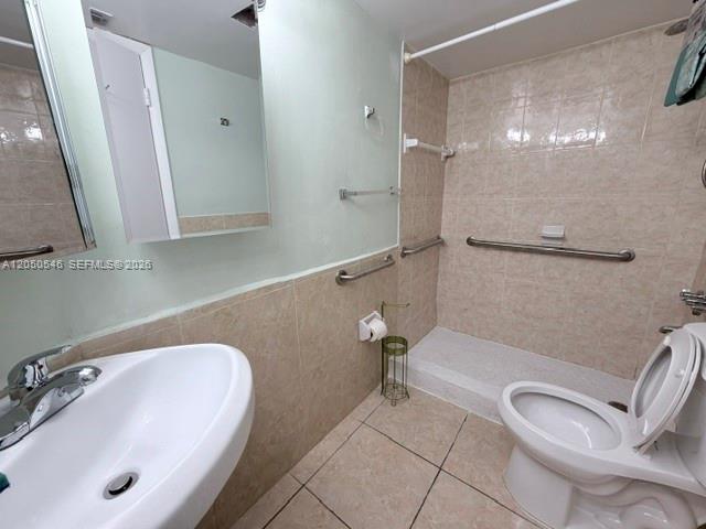 A12050546 Property Photo 17