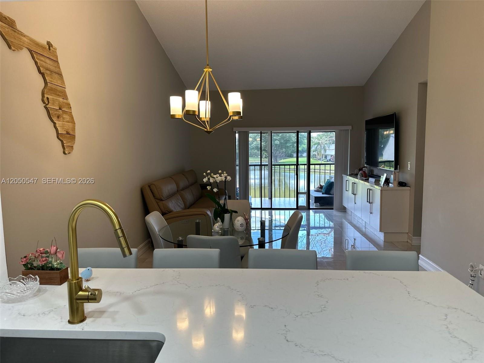 A12050547 Property Photo 5