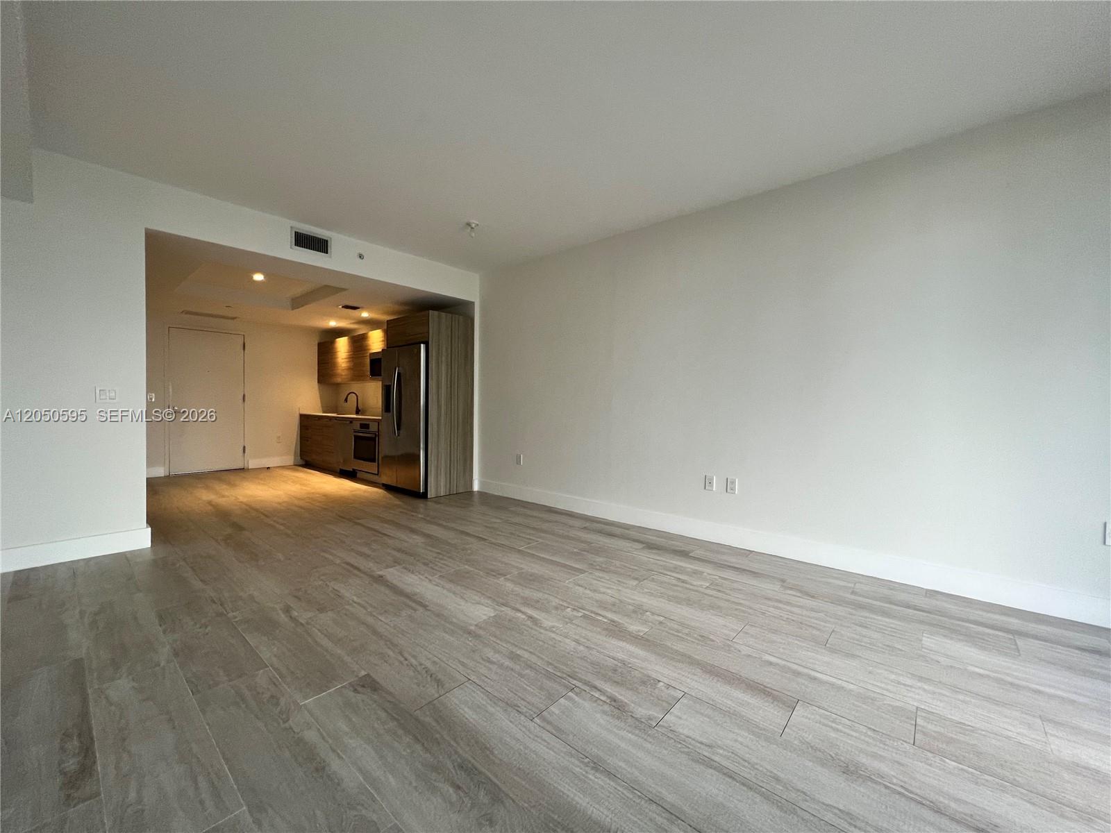 121 Ne 34th Street L505 Property Photo 6