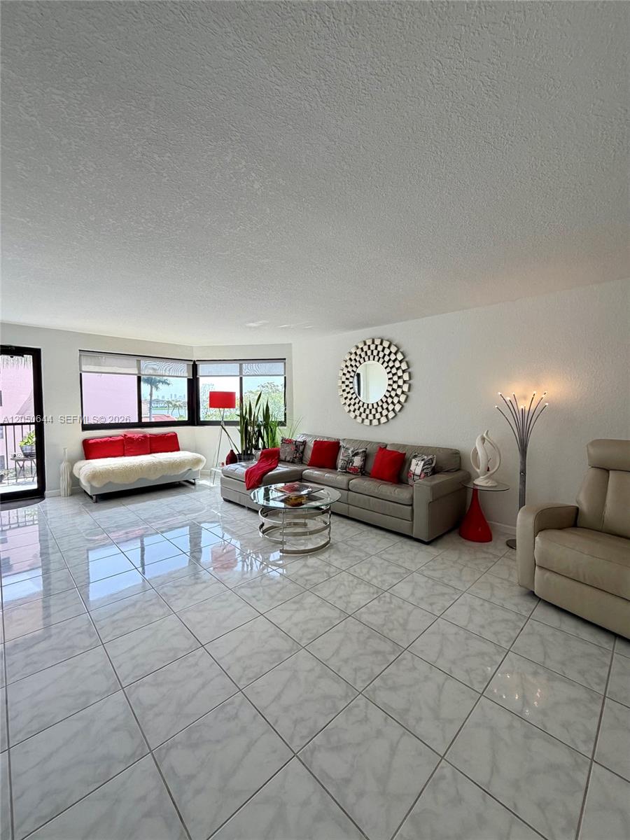 20850 San Simeon Way 302-5 Property Photo 1