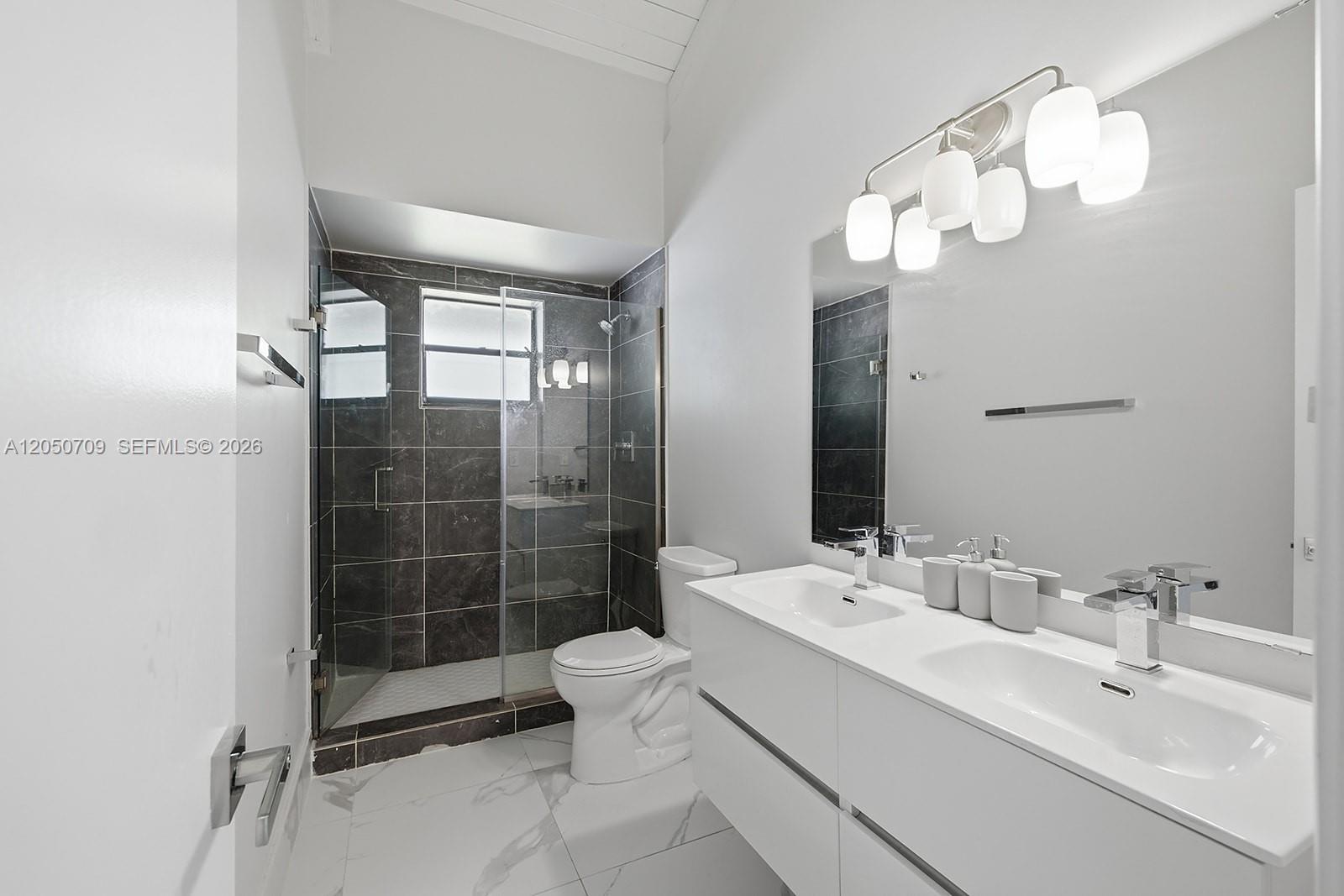 605 Leslie Drive Property Photo 11