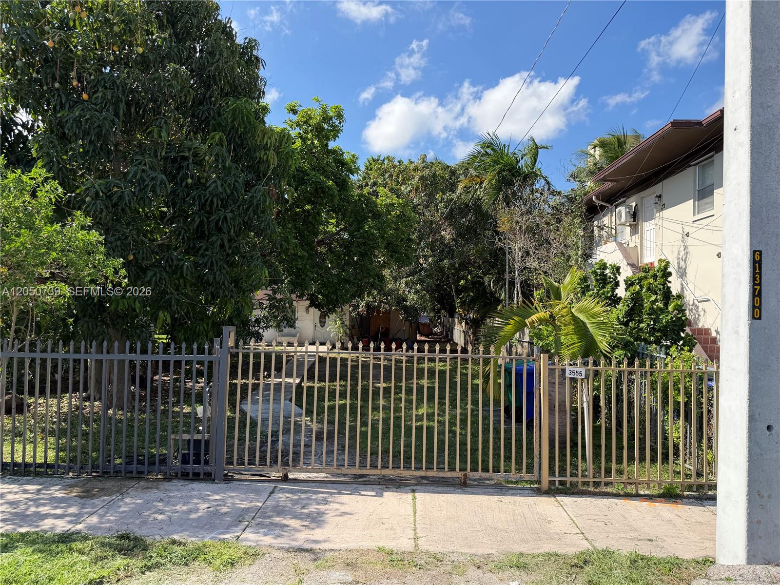 3555 Sw 23rd Street Property Photo 1