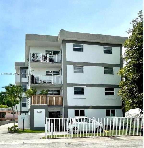 1736 SW 19th Street 404
