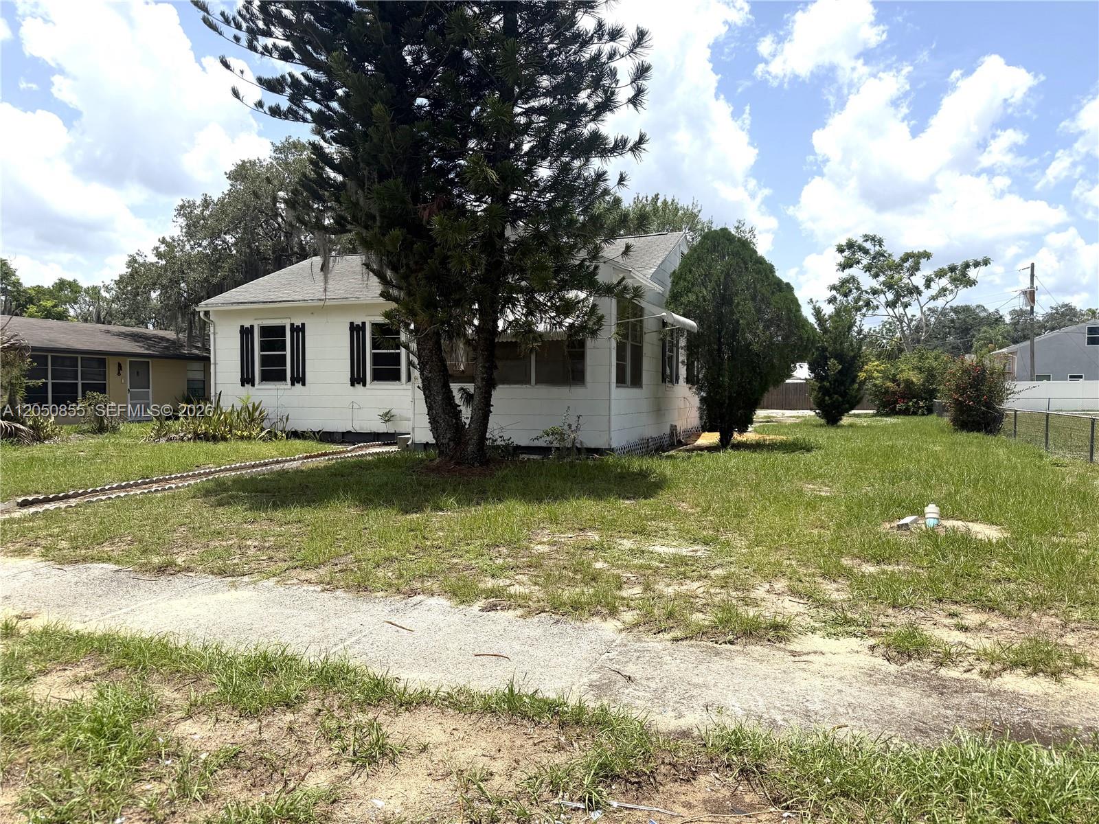 1115 Edgemoor Avenue Property Photo 2