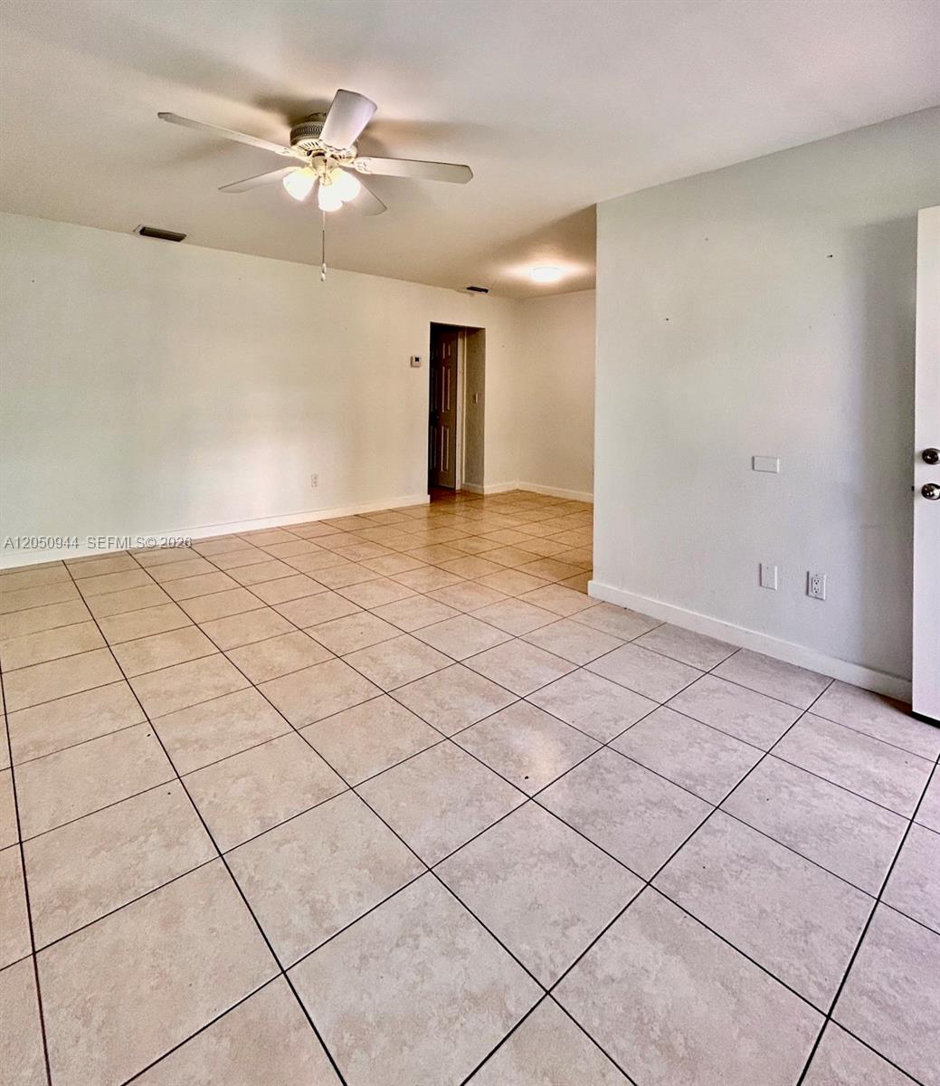 3265 Griffin Road 205 Property Photo 4