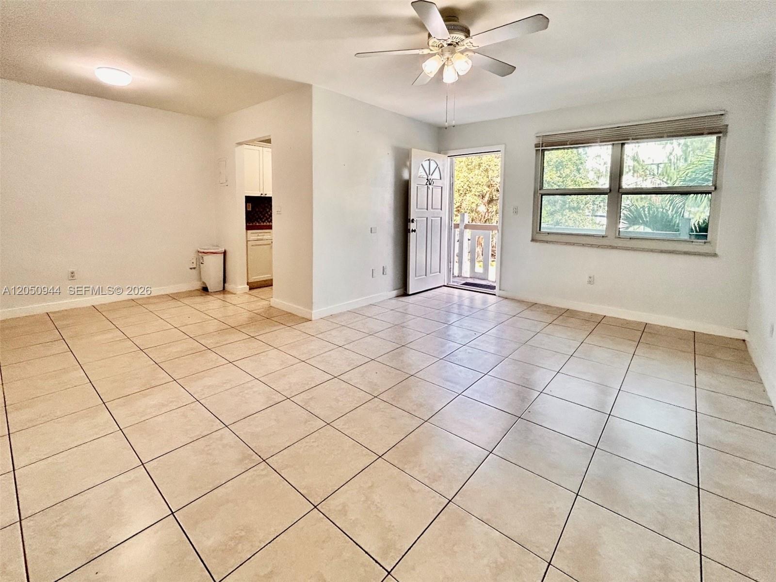 3265 Griffin Road 205 Property Photo 5