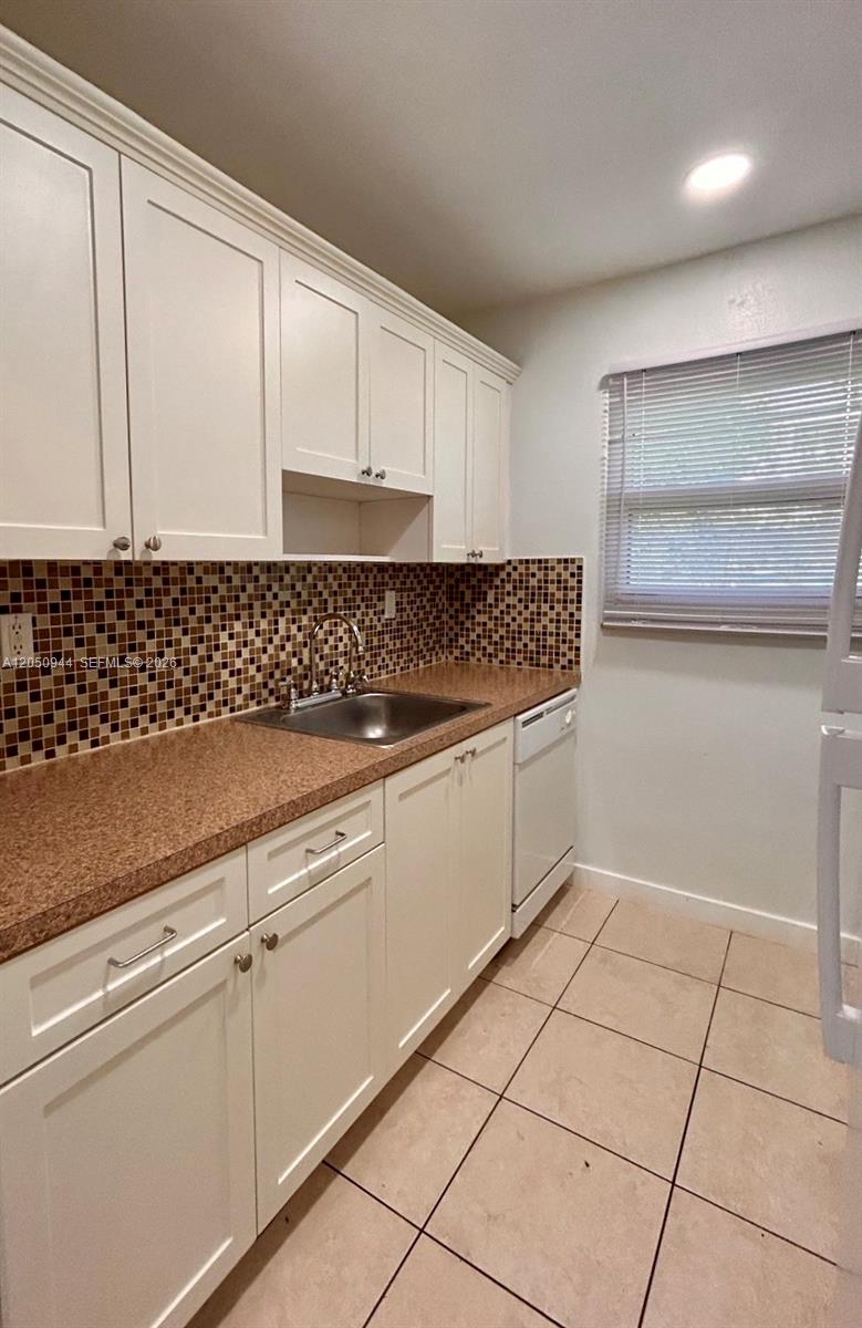 3265 Griffin Road 205 Property Photo 7