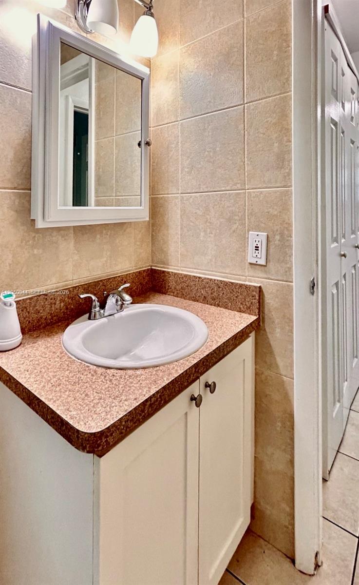 3265 Griffin Road 205 Property Photo 13