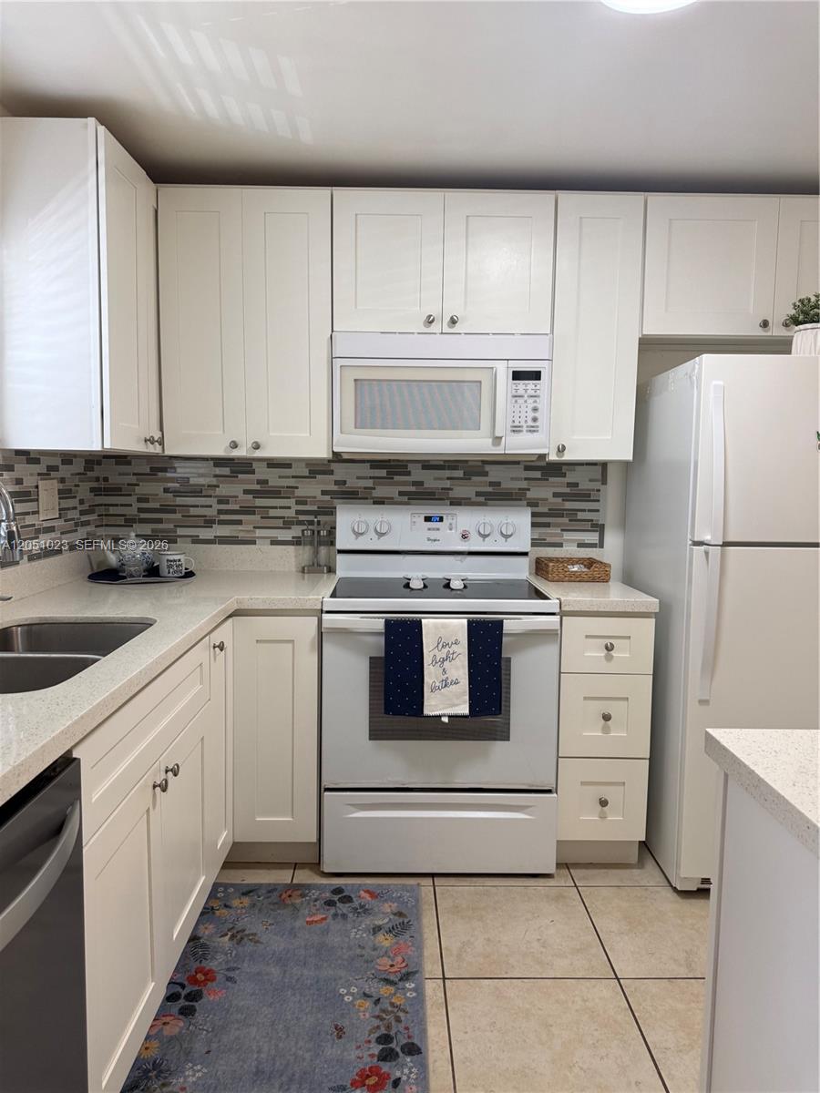 9540 Sunrise Lakes Boulevard 208