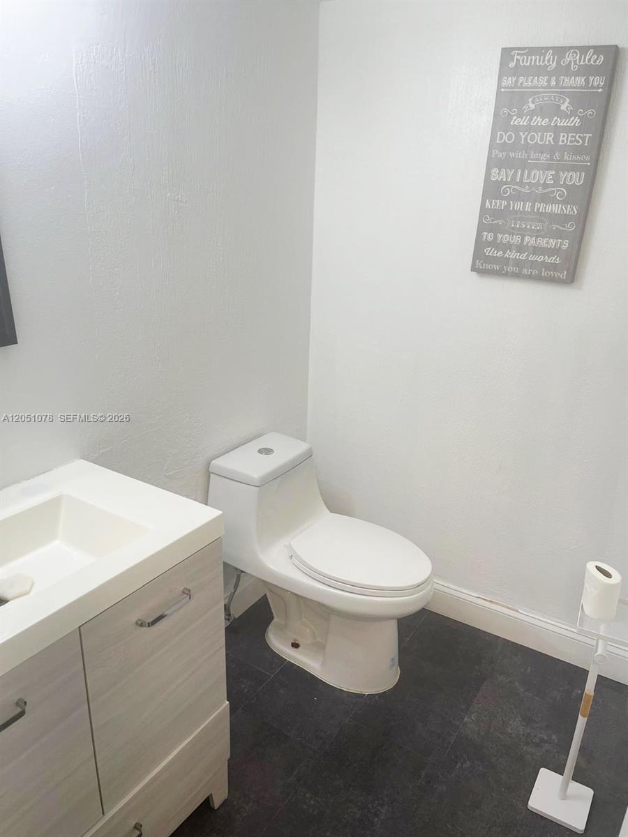 A12051078 Property Photo 7
