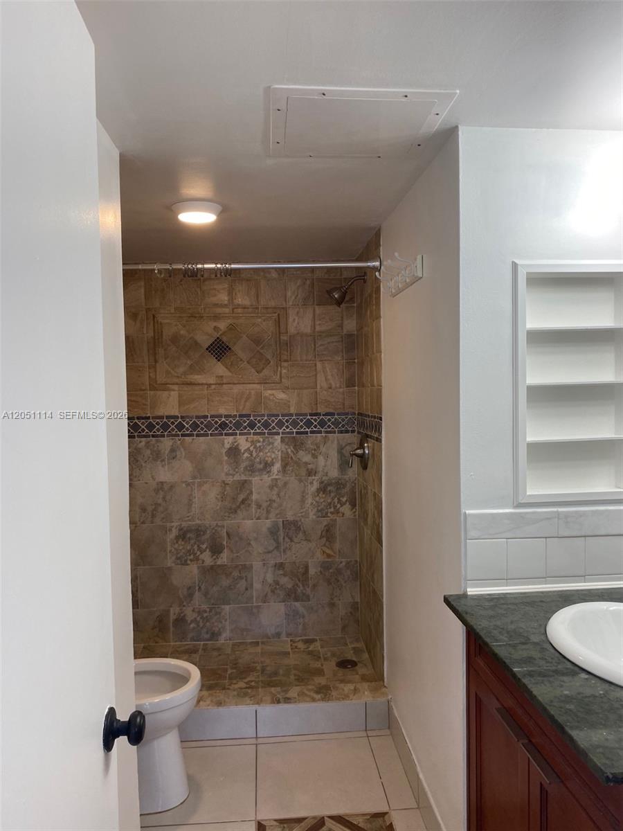 A12051114 Property Photo 16