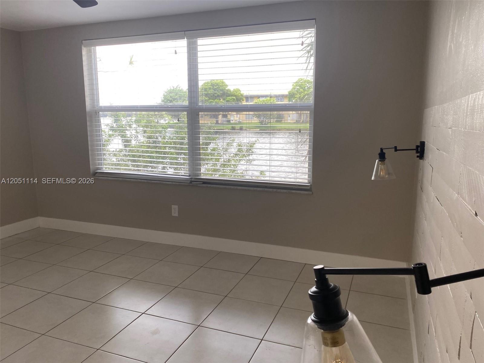 A12051114 Property Photo 17