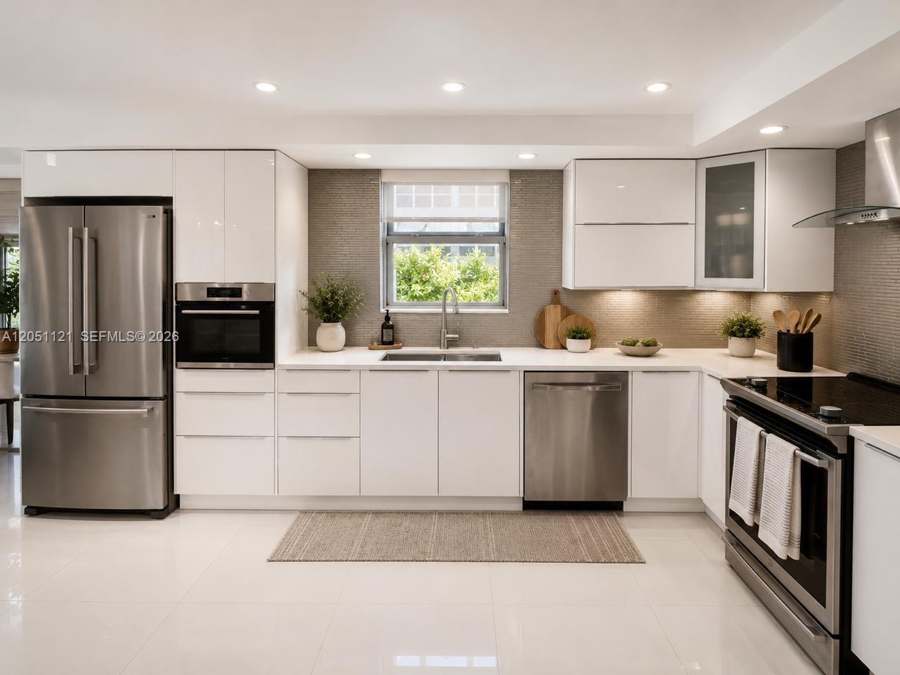 1912 S Ocean Drive 2c Property Photo 3