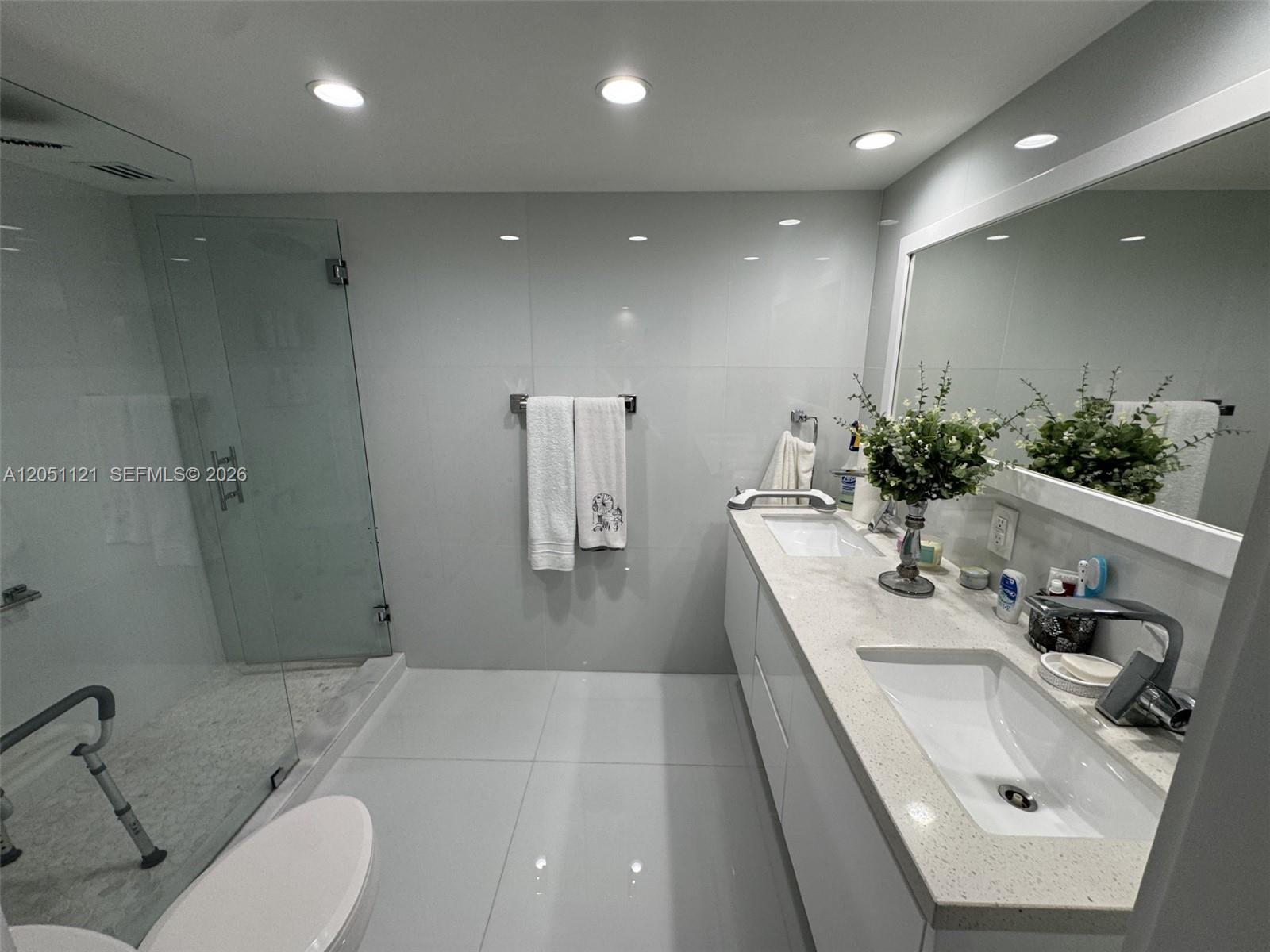 1912 S Ocean Drive 2c Property Photo 6
