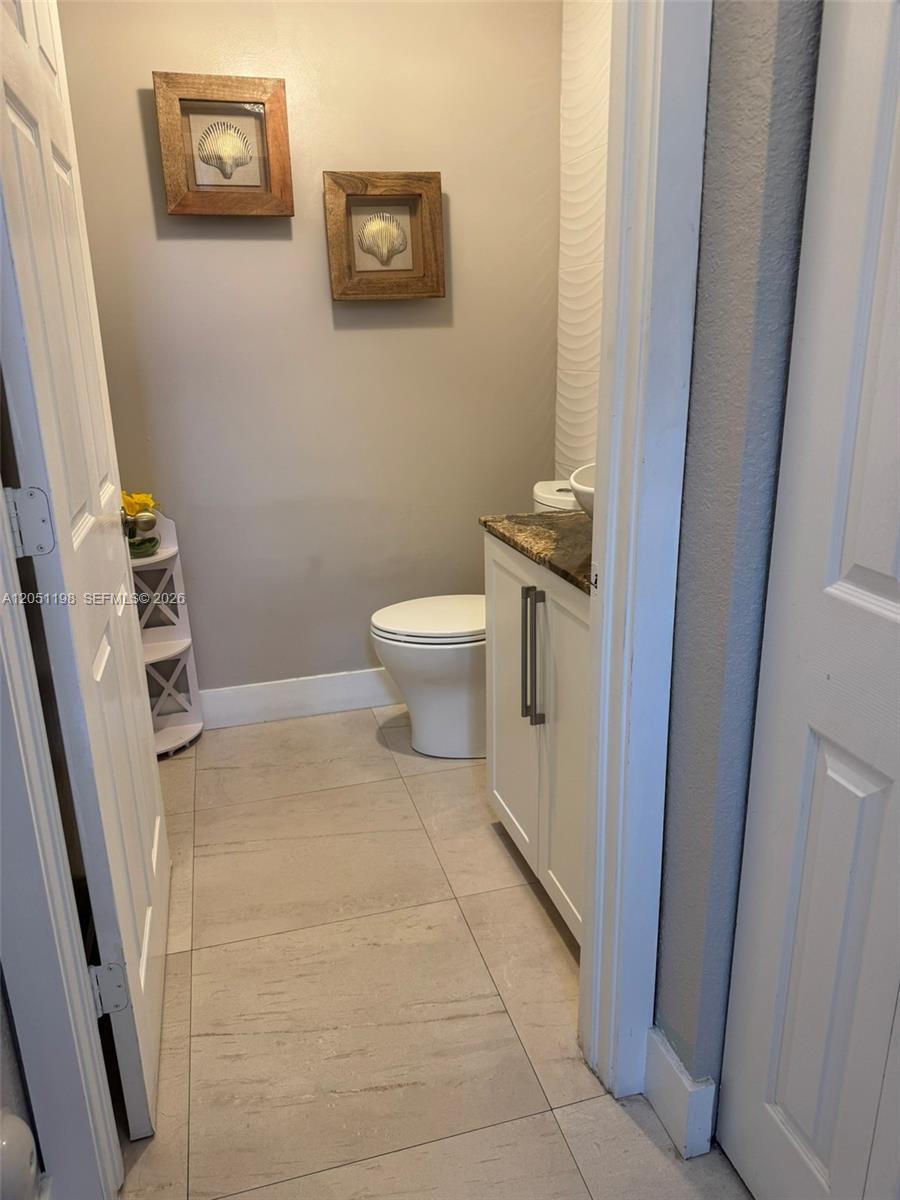 A12051198 Property Photo 5