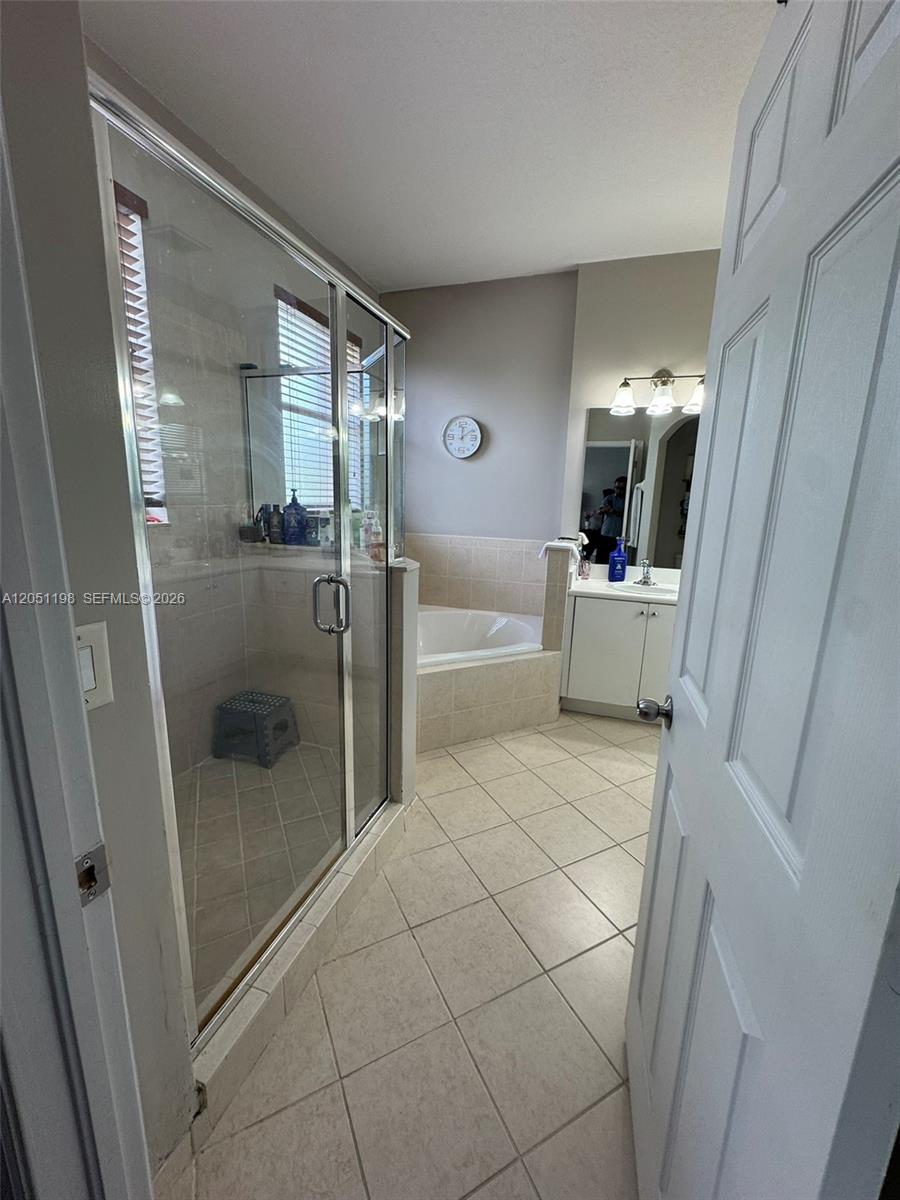 A12051198 Property Photo 12