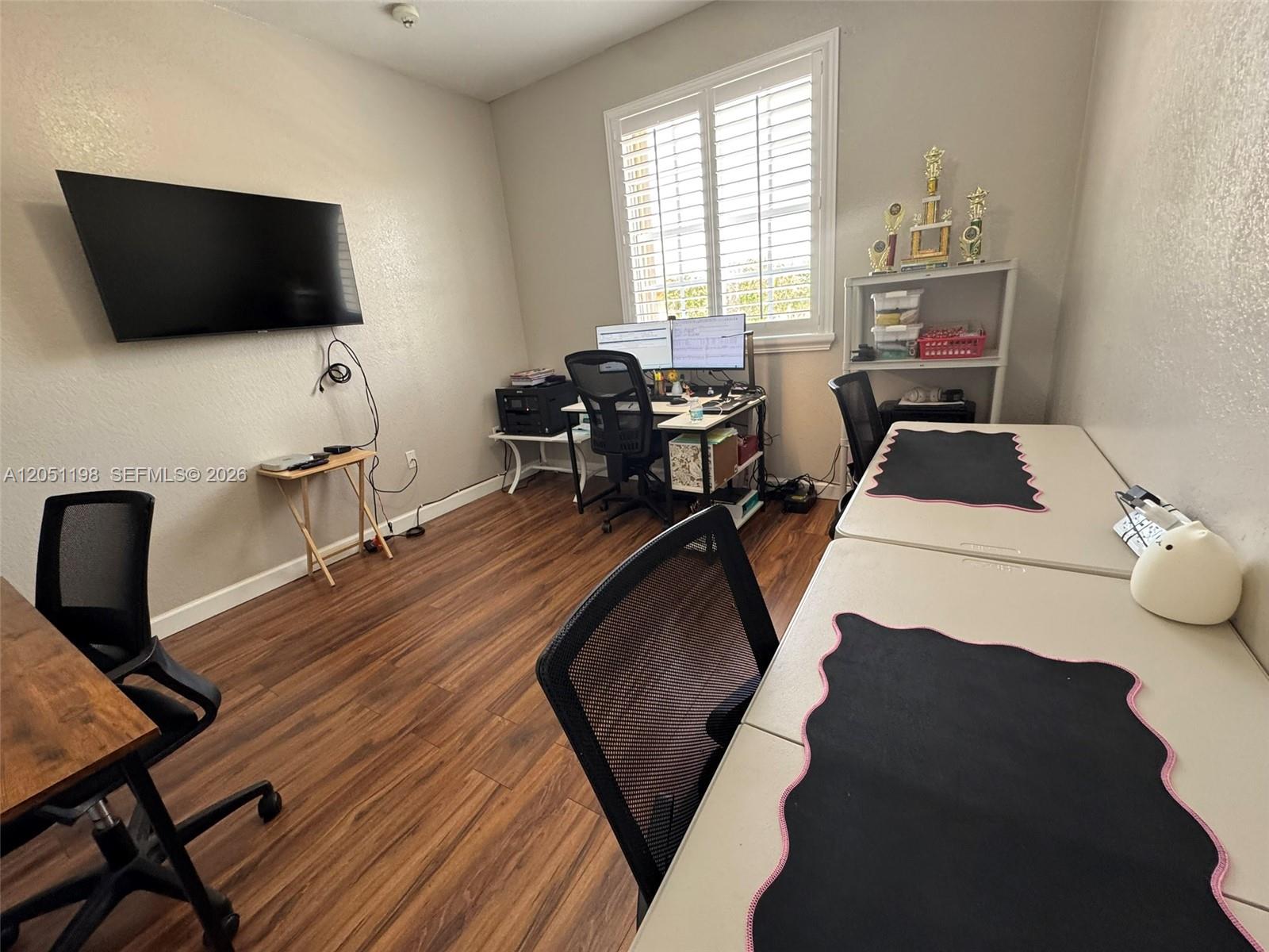A12051198 Property Photo 18