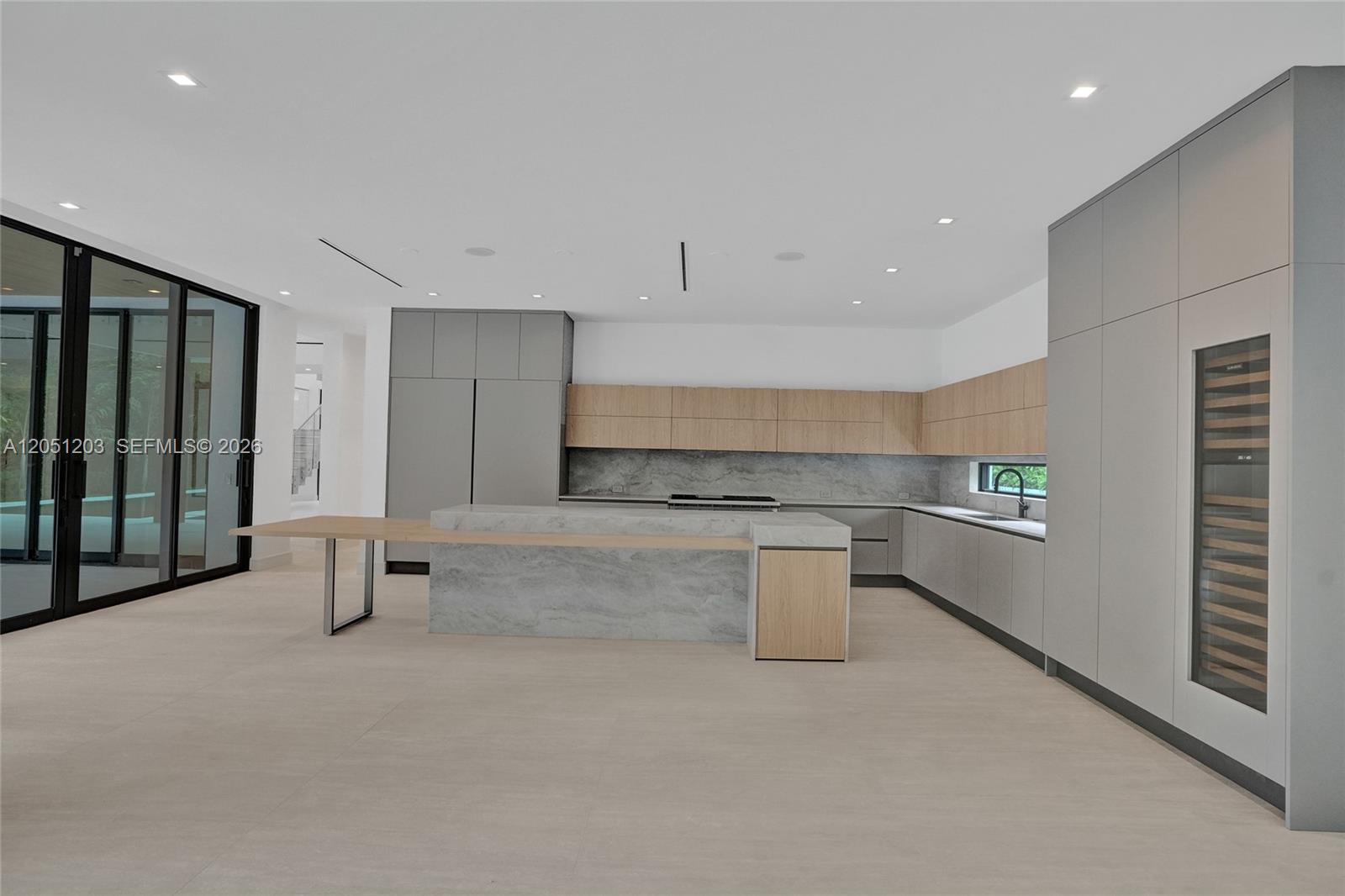 4640 Sunset Drive Property Photo 14