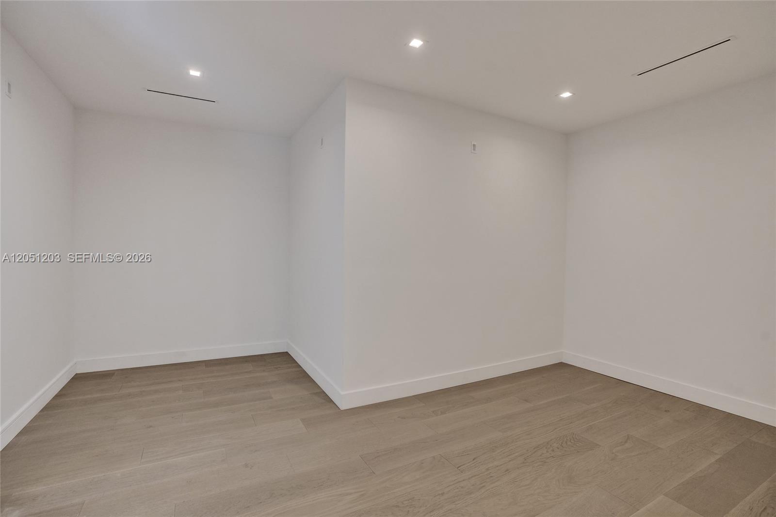 4640 Sunset Drive Property Photo 33