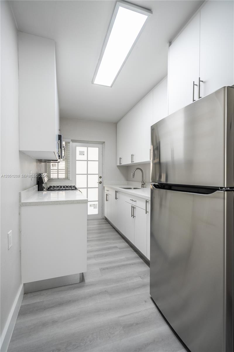 2420 Flamingo Drive 2 Property Photo 12