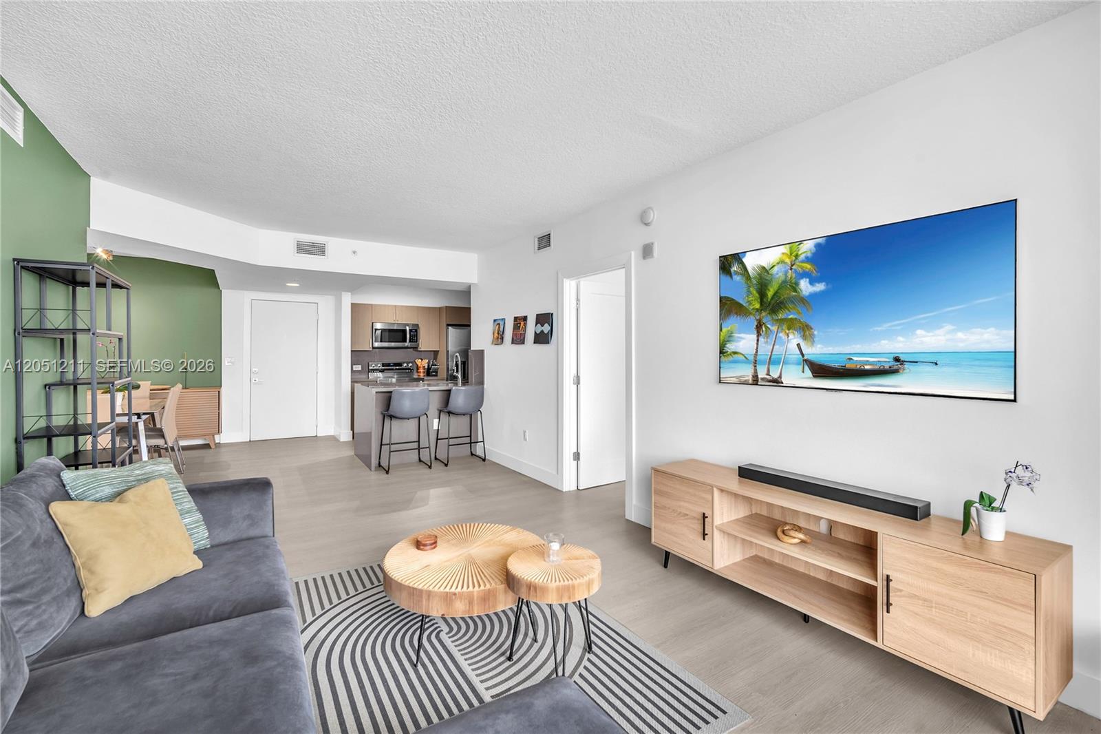 18800 Ne 29th Avenue 517 (fully Renovated) Property Photo 3