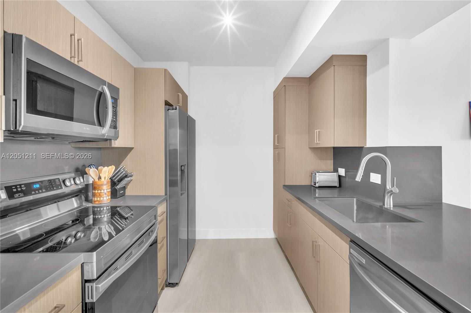 18800 Ne 29th Avenue 517 (fully Renovated) Property Photo 5
