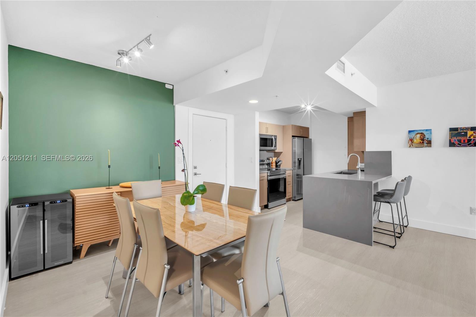 18800 Ne 29th Avenue 517 (fully Renovated) Property Photo 27