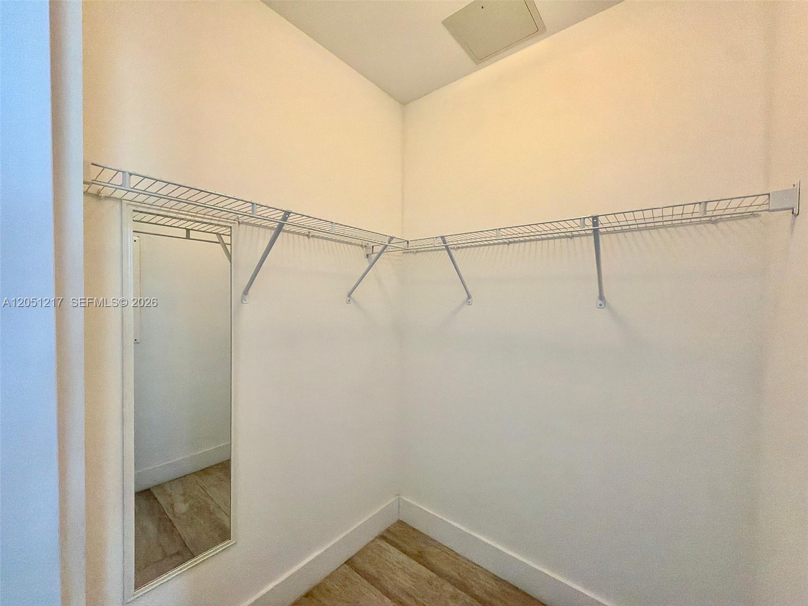 121 Ne 34th Street L605 Property Photo 12