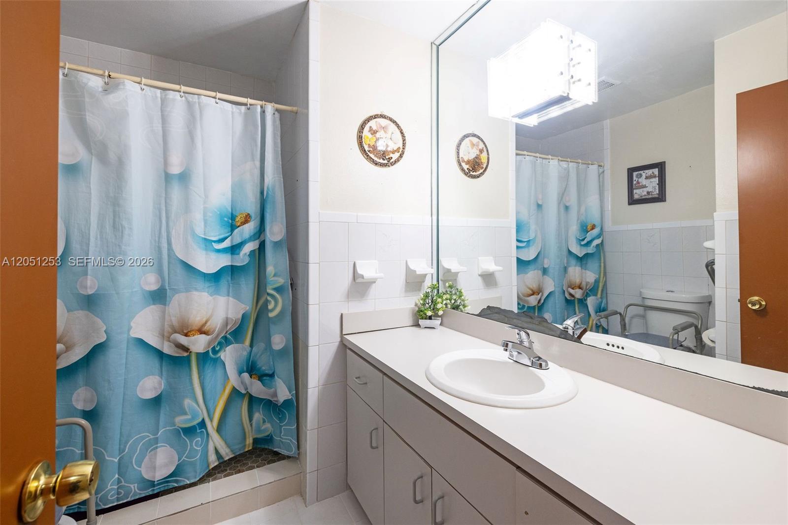 A12051253 Property Photo 19