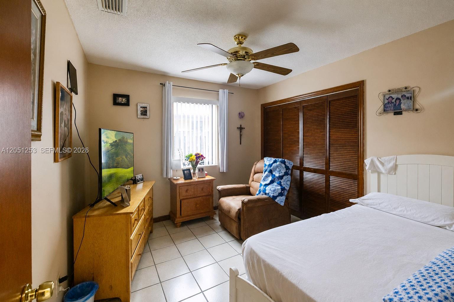 A12051253 Property Photo 21
