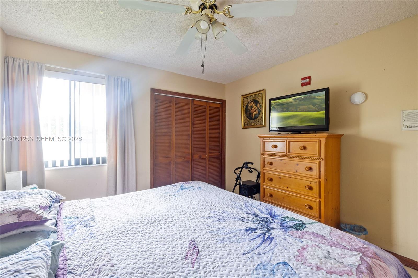A12051253 Property Photo 25