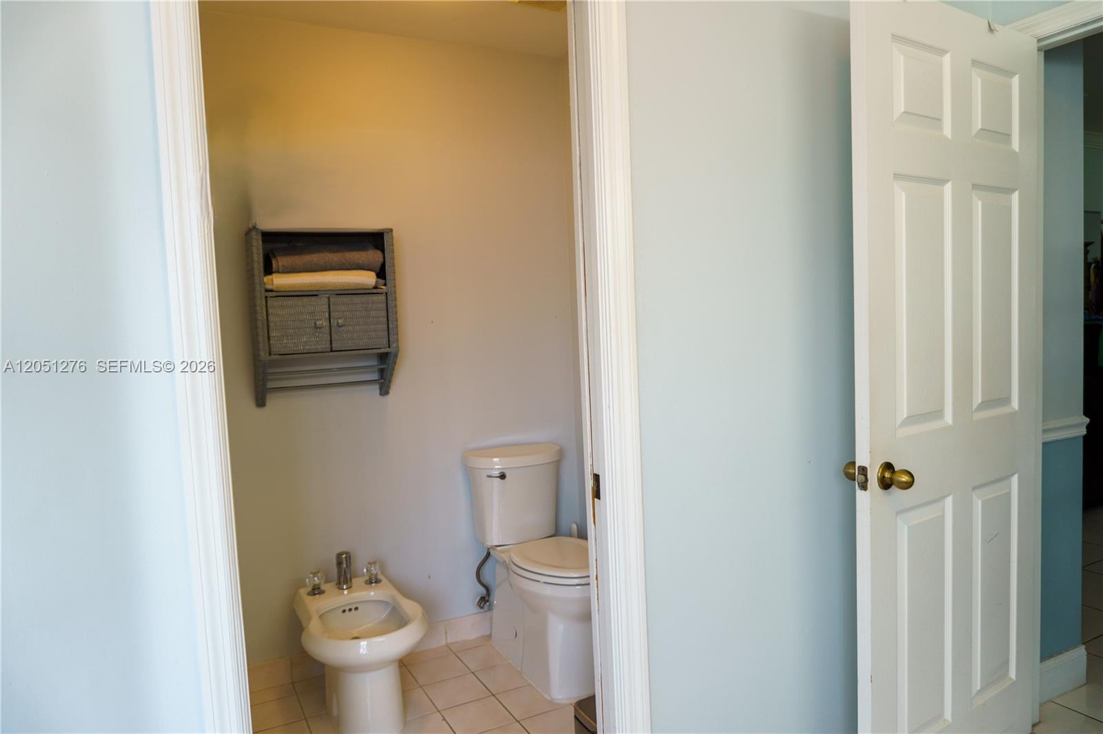A12051276 Property Photo 24
