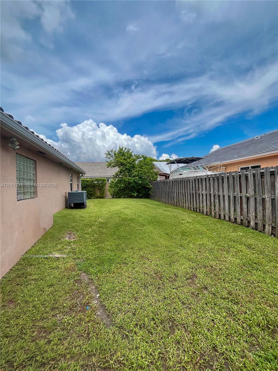 A12051276 Property Photo 36