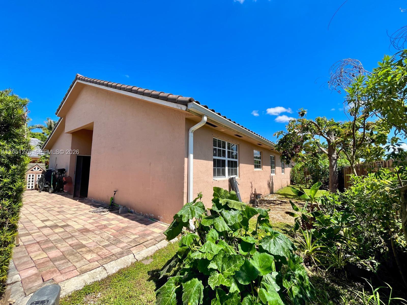 A12051276 Property Photo 39