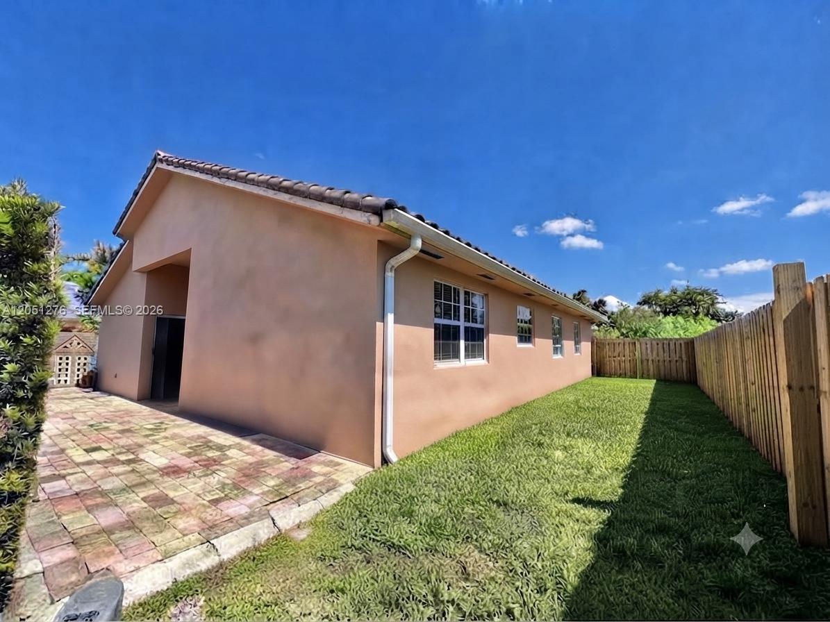 A12051276 Property Photo 40