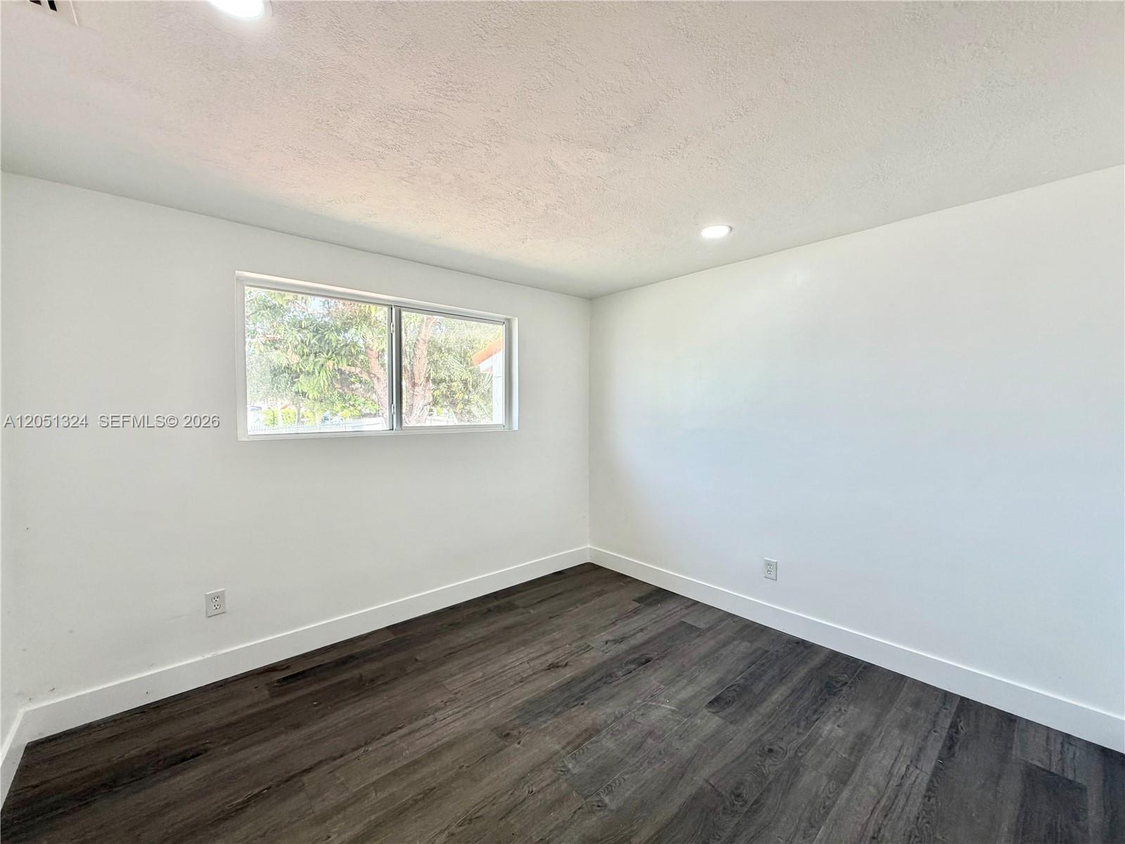 685 Se Park Drive Property Photo 16