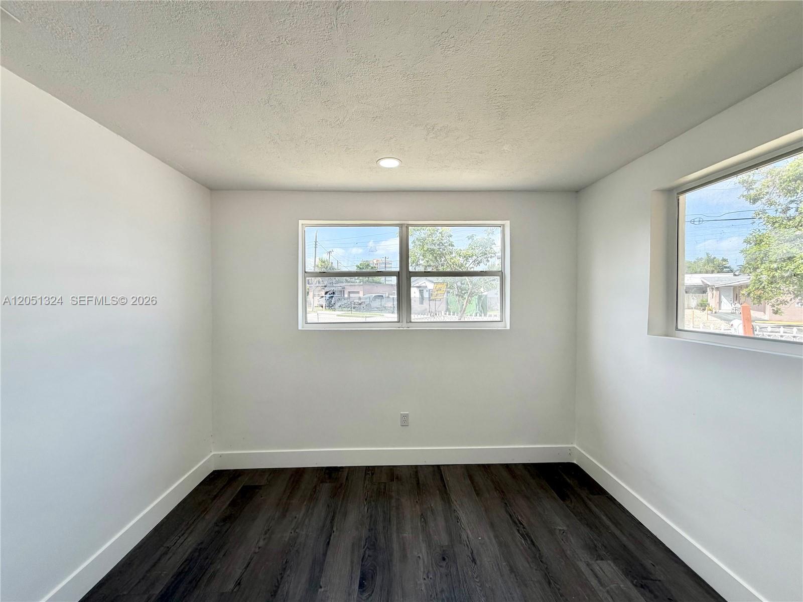 685 Se Park Drive Property Photo 27