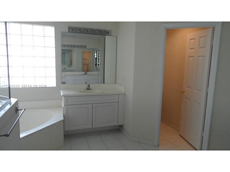 A12051339 Property Photo 6