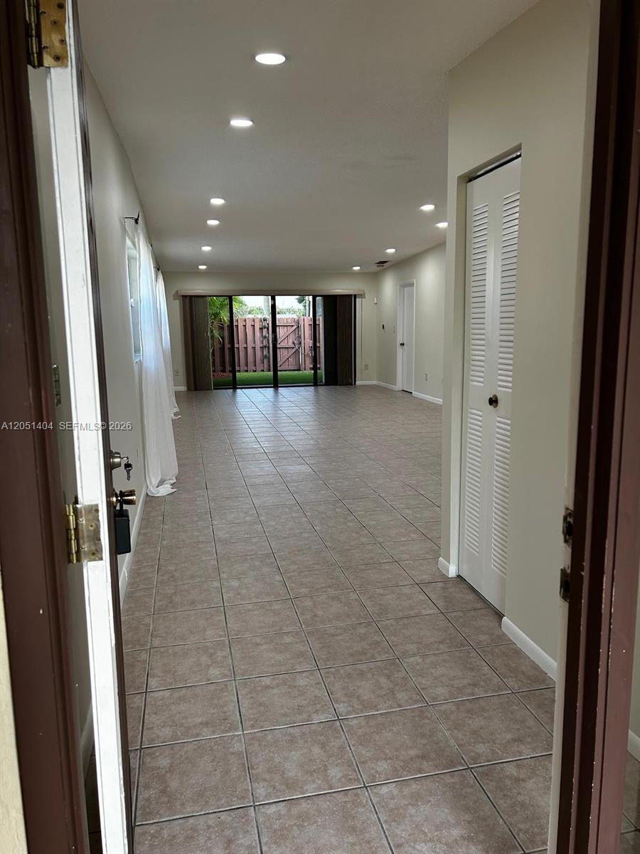 6524 Nw 188th Lane Property Photo 3
