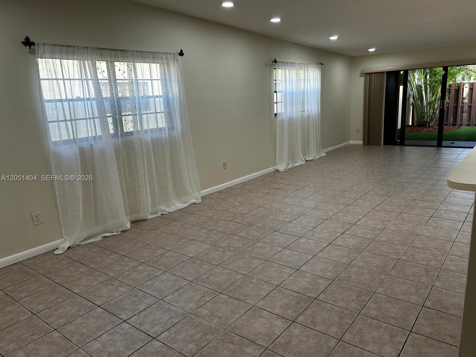 6524 Nw 188th Lane Property Photo 6