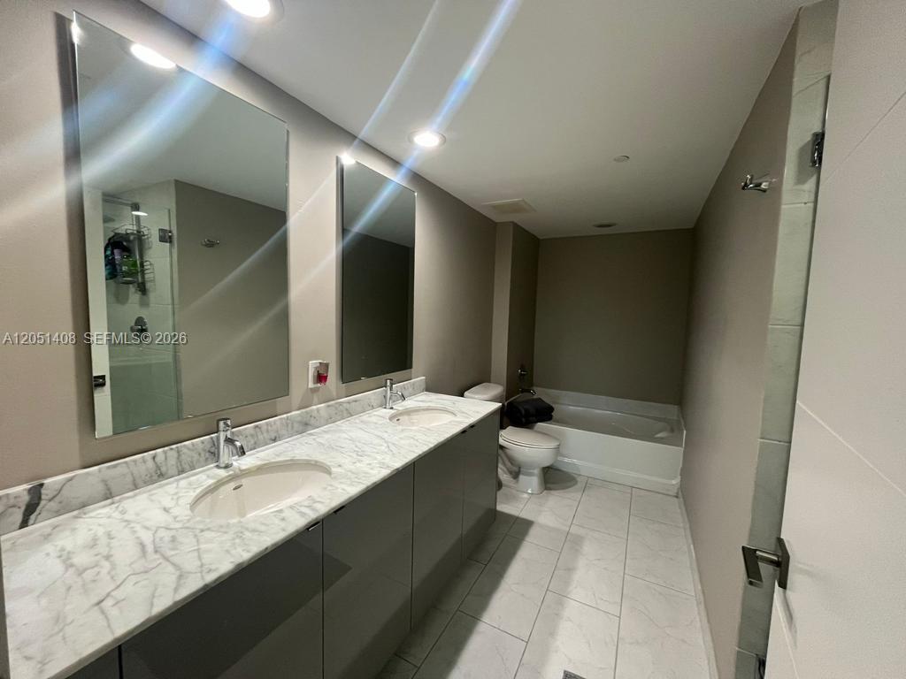 951 Brickell Avenue 1706 Property Photo 3