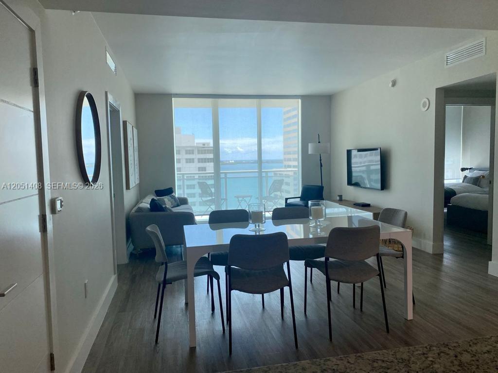 951 Brickell Avenue 1706 Property Photo 5