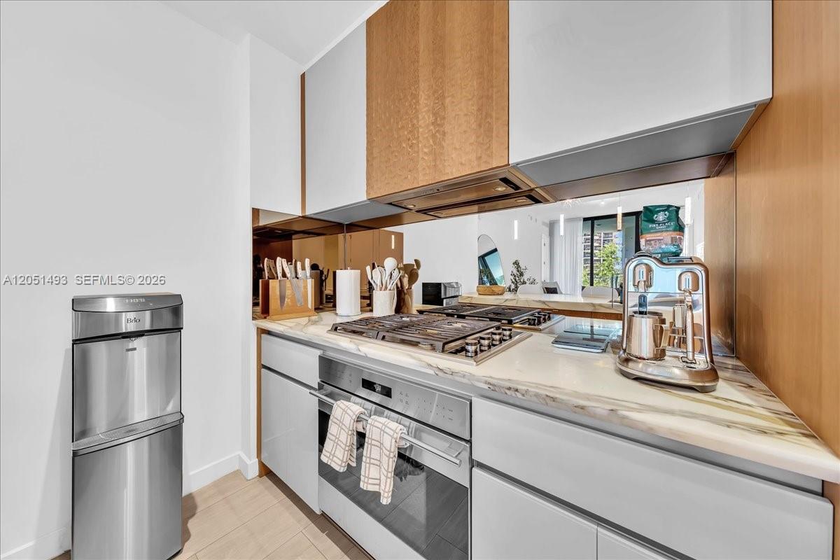 2831 S Bayshore Drive 501 Property Photo 11