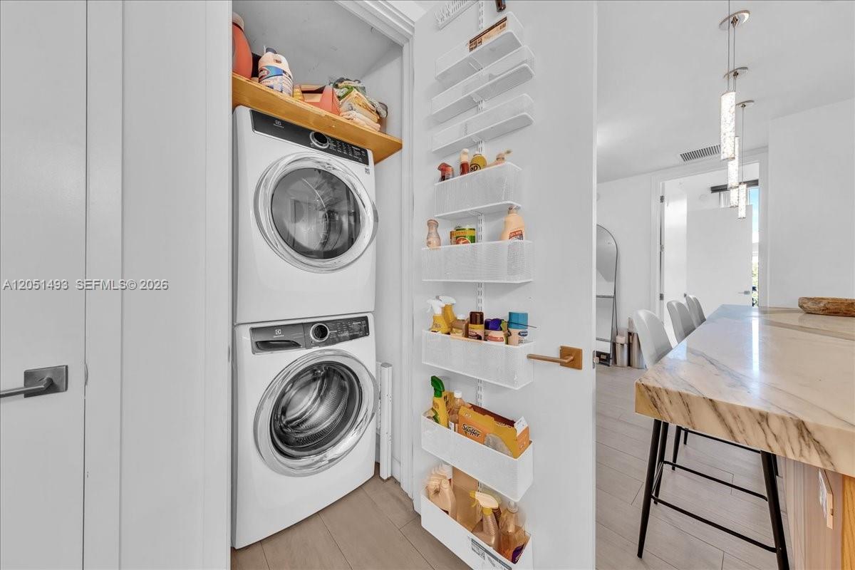 2831 S Bayshore Drive 501 Property Photo 13