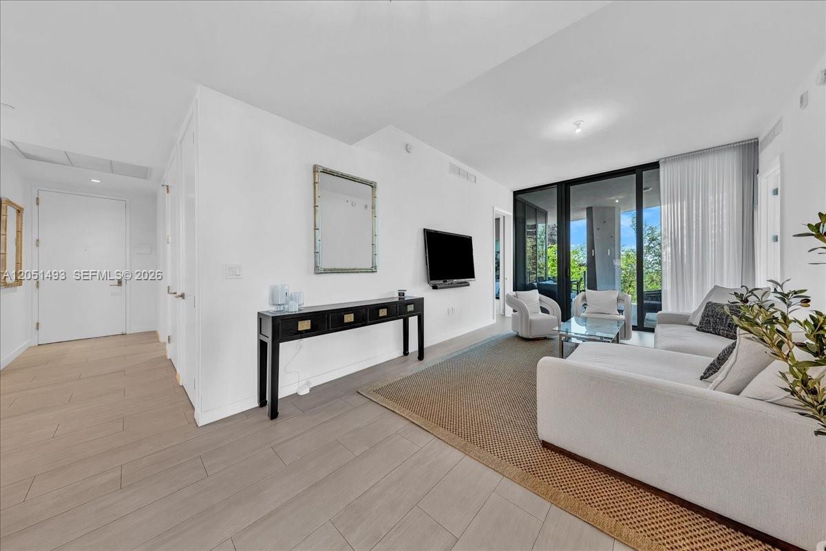 2831 S Bayshore Drive 501 Property Photo 15