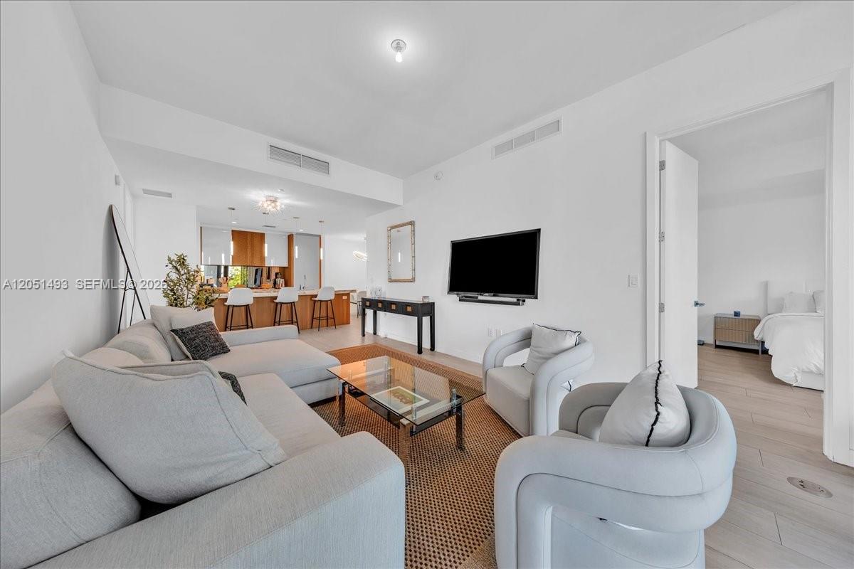 2831 S Bayshore Drive 501 Property Photo 19
