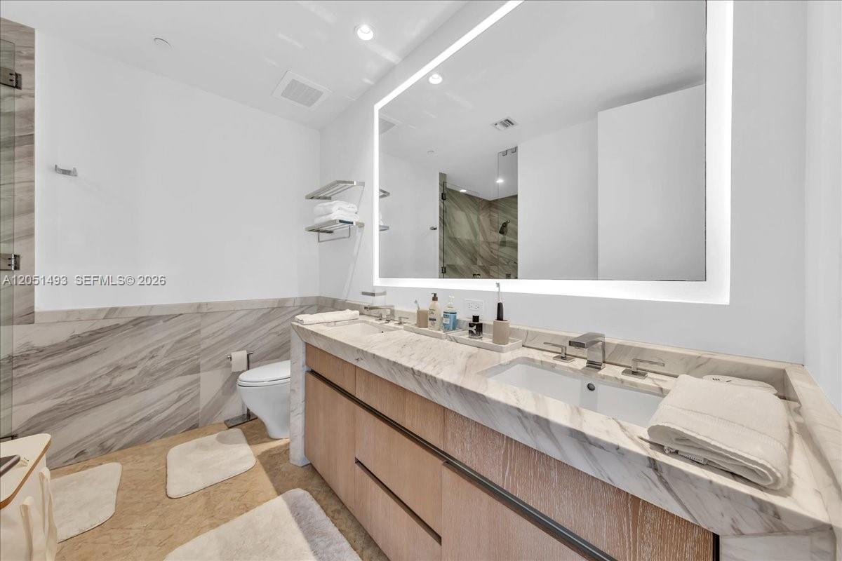 2831 S Bayshore Drive 501 Property Photo 25